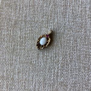 Opal pendant